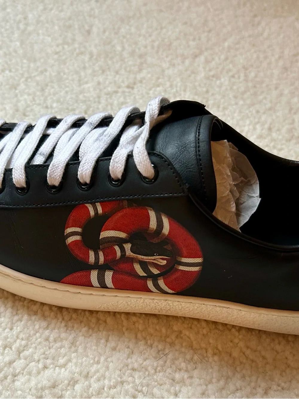 Men’s Gucci Black Leather Kingsnake sneakers
